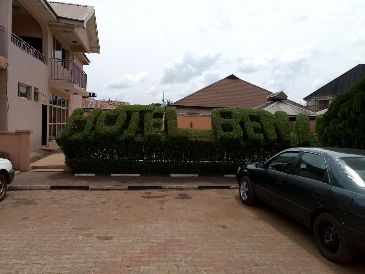 Hotel Benizia Asaba Bagian luar foto